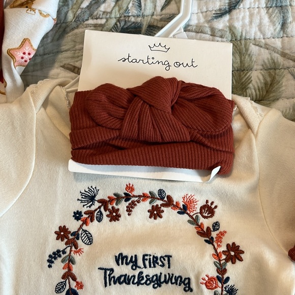New Long sleeve first thanksgiving bodysuit & ruffle legging set socks headband - Picture 4 of 7